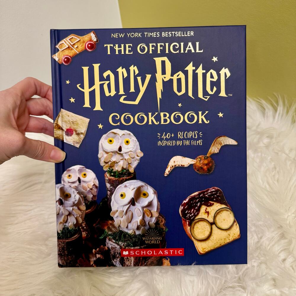 Official Harry Potter Cookbook: 40+ Recipes Inspired by the Film NEW Scholastic